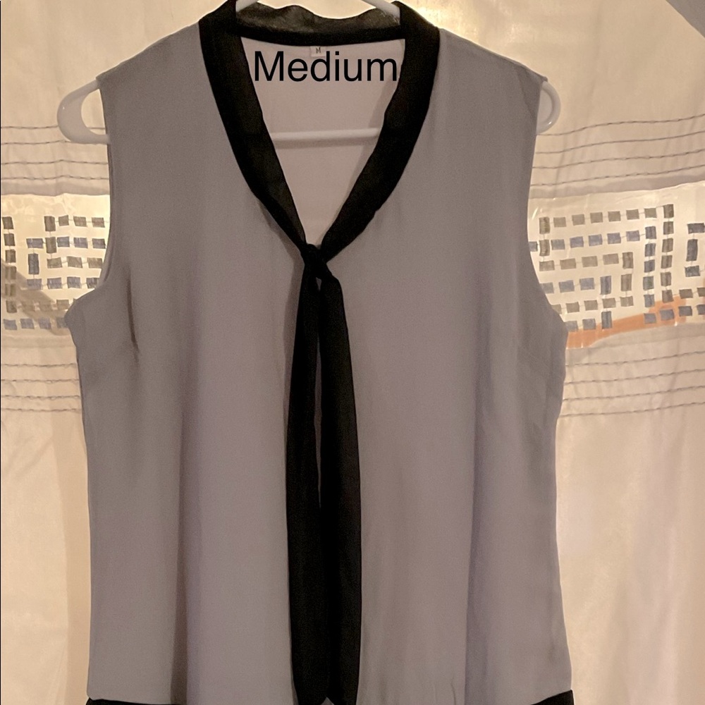 Medium grey Roaring 20’s, flapper style dress.